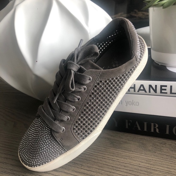 Sneakers by Vince Camuto - Picture 5 of 5